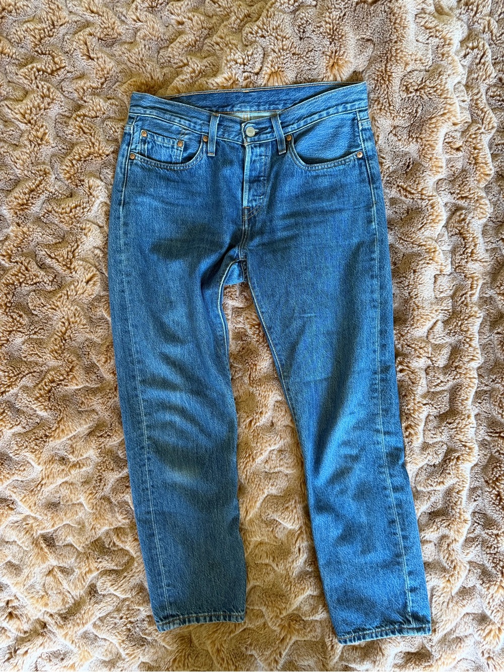 Women’s Classic Blue Levi’s 501T Jeans, Sz 28”